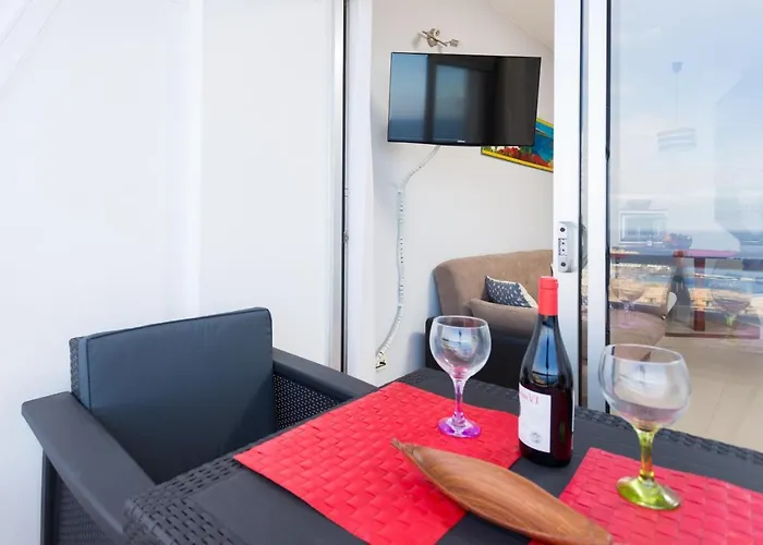 Welcome To Paradise אדחה